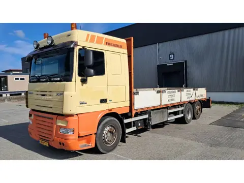 DAF XF 105 410 Spacecab 6x2 Euro 5 (bj 2009, automaat)