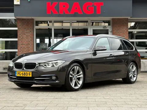 BMW 3-serie Touring Corporate Lease High Executive 318i 136 pk - LED - Leder - APK 05-2027