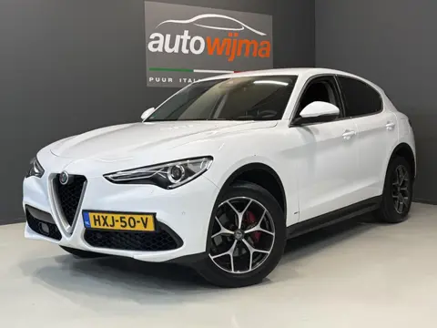 Alfa Romeo Stelvio 2.0 Turbo 280pk AWD Super Q4 Apple carplay, stuurschakeling, performance pack, Af