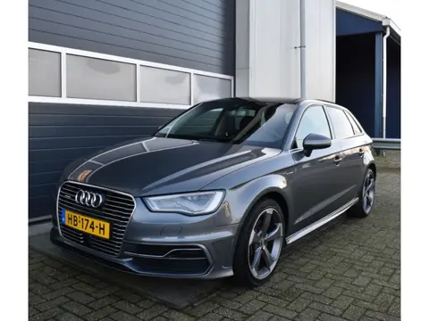 Audi A3 Sportback 1.4 e-tron Attraction Pro Line plus pano dak.