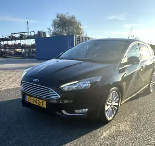 FORD FOCUS  1.0 Titanium BT-TELEFOONVERBINDING NAVI CLIMA CRUISE VOICE KEYLESS-START PDC LMV NIEUWE RIEM