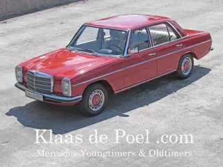 Mercedes-Benz 200-280 (W115) W115 220D 25.000 km karneolrot 95% eerste lak