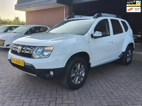 Dacia Duster 1.2 TCe 4x2 Lauréate LAGE KM, PDC, CRUISE, TREKHAAK!!