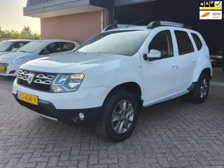 Dacia Duster 1.2 TCe 4x2 Lauréate LAGE KM, PDC, CRUISE, TREKHAAK!!