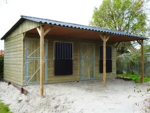 Duurzame degelijke paardenstallen.