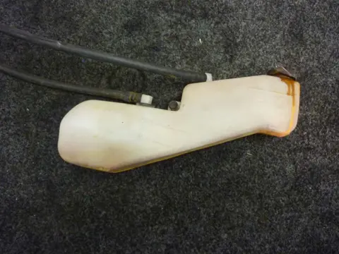 KOELVLOEISTOF RESERVOIR Triumph Sprint ST 955 1999 - 2005