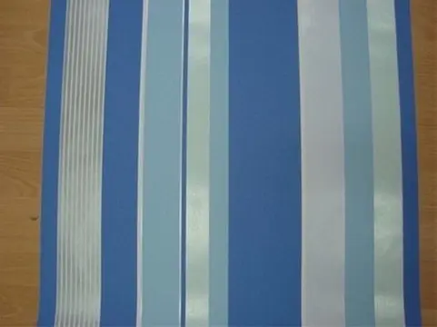 Opruiming uitverkoop streepjes behang 108