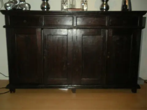 Koloniaalse dressoir