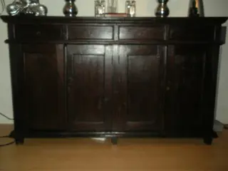 Koloniaalse dressoir