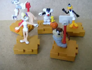 Looney tunes op voetstuk