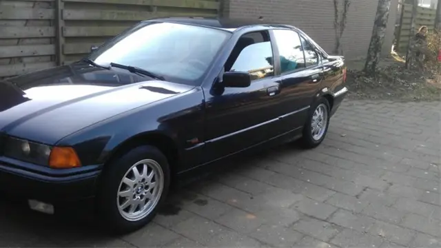 Mooie zwarte BMW met nieuwe APK