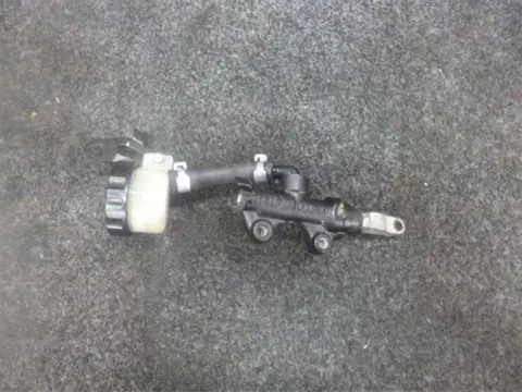 REMPOMP ACHTER Triumph Sprint ST 955 1999 - 2005