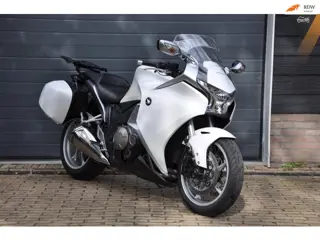 Honda VFR 1200 F ABS Zeer complete en nette motor! 180 PK