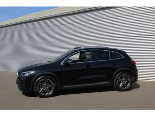 Mercedes-Benz GLA 250 4MATIC AMG Line (Panoramadak Sportleder Carplay Widescreen Camera M-Bux Full-L