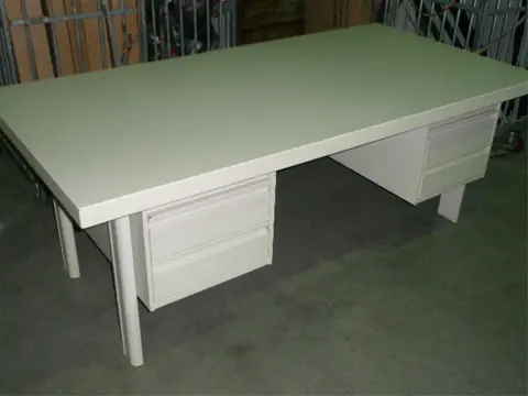 1x Bureau B200xD100cm Drentea