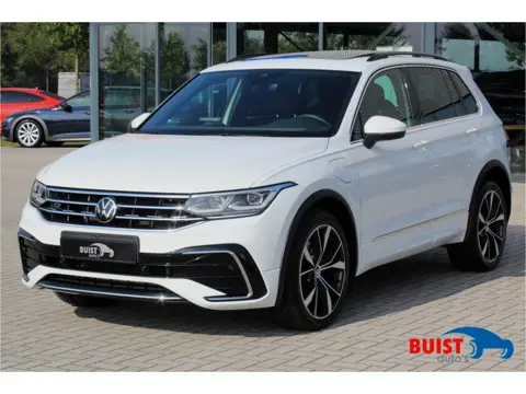 Volkswagen Tiguan 1.4 TSI eHybrid R-Line 245pk PANO LEER IQ LIGHT TREKHAAK 20"