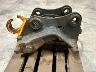 CW40 quick coupler fits for Komatsu PW150