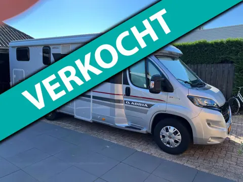 Adria CORAL S 670SL Platinum skyroof 150pk bj 2018