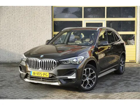 BMW X1 sDrive20i 192PK! Automaat VDL Nedcar Edition Executive BJ2020 Lmv 18" | Led | Pdc | Navi | Si