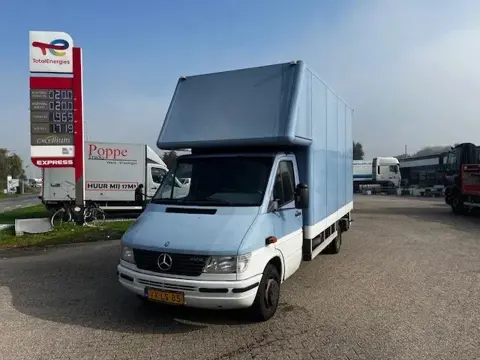 Mercedes-Benz Sprinter 412 Mercedes-Benz 412D Box | 303.118km