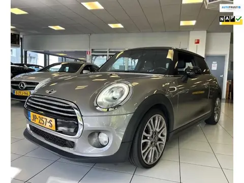 Mini Mini 1.5 Cooper Chili Business/Panoramadak/NAP/Leder/Alcantare/Sfeerverlichting/Automaat