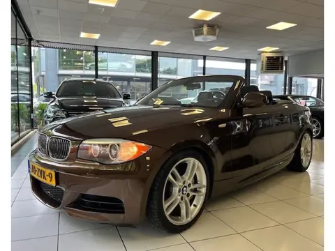 BMW 1-serie Cabrio 135i/M-pakket/306 PK/Dealer onderhouden/Navi/Automaat/Leder/Harman/Kardon/ex bpm