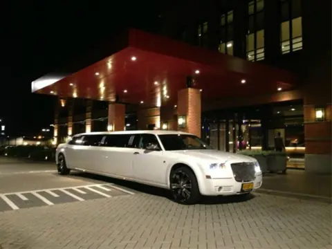 Limousine huren, limo verhuur, huur een Chrysler limo