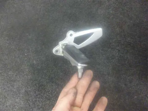 LINKER SCHETSPLAAT BMW R 1200 R 2011 2011 - 2014