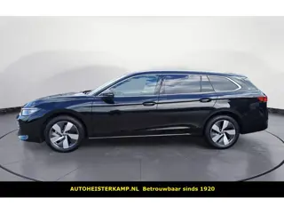 Volkswagen Passat Variant 2.0 TDI 150 PK Automaat Panorama-Schuifdak Massage ACC Trekhaak LED