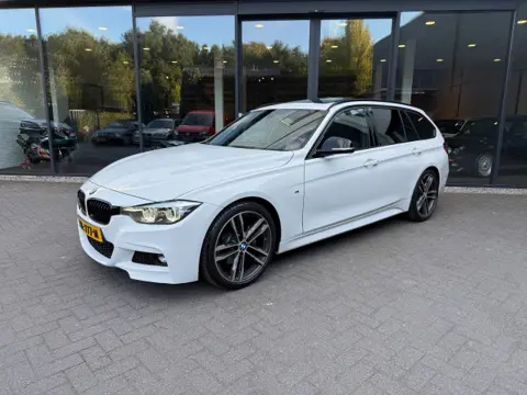 BMW 3-SERIE 330i M-Sport,Pano,LED,M-Perf. Uitlaat,Leer,Keyless,Dealer OH,