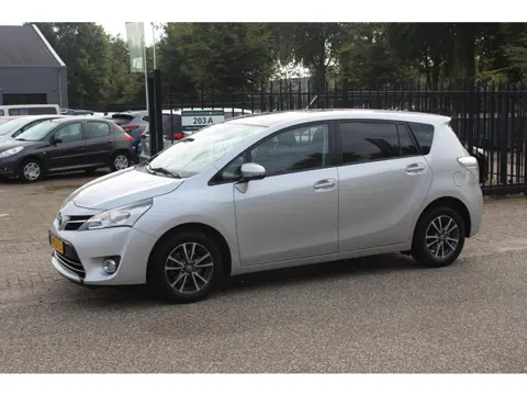 Toyota Verso 1.6 VVT-i Business, Panoramadak, Trekhaak!