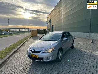 Opel Astra 1.4 Turbo Edition Navigation.Clima