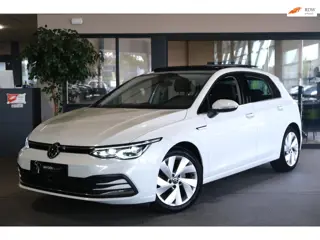 Volkswagen Golf 1.5 eTSI Style DSG Pano Trek Navi Led Pdc Acc Climate