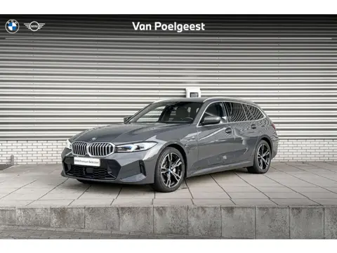 BMW 3 Serie Touring 330e M Sportpakket / Innovation Pack / Comfort Pack / Entertainment Pack / Trekh
