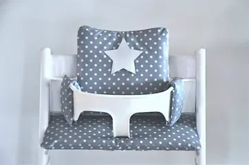 Stoelverkleiner kussen gecoat voor tripp trapp 'Grey Star'