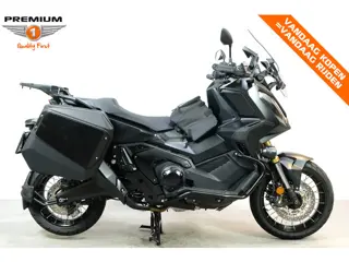 Honda X-ADV (bj 2022, automaat)