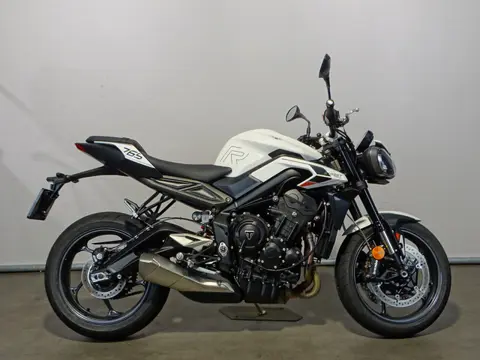 Triumph STREET TRIPLE R (bj 2025)
