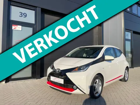 Toyota Aygo 1.0 VVT-i x-play|Camera|Airco|Weinig km's|5D