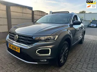 Volkswagen T-Roc 1.5 TSI Sport CLIMA/ PANO/ DIGI DASH/ LM VELGEN!