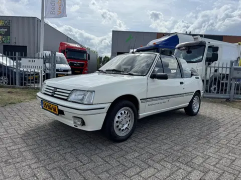 Peugeot 205 Cabriolet Top Condition!! (bj 1992)
