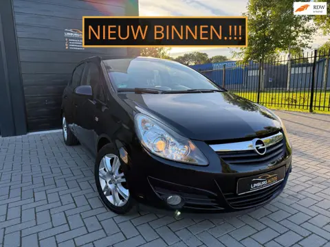 Opel Corsa 1.4-16V 111 Edition Airco CruiseControl Leer Xenon