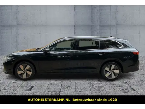 Volkswagen Passat Variant 2.0 TDI 150 PK DSG ACC Trekhaak Massage LED 360 Camera