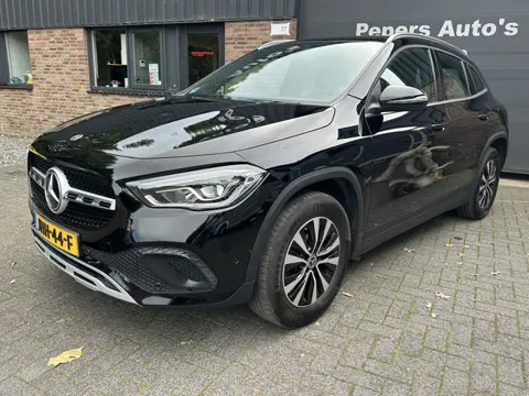 Mercedes-Benz GLA 250 e AMG Line Plug In Hybrid 1e Eigenaar Camera Stoelverwarming