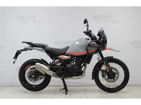 Royal-Enfield Himalayan 450 Pass Slate Himalayan Salt / Slate Poppy Blue