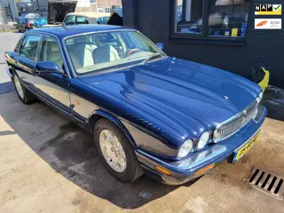 Jaguar Sovereign 3.2 V8 autom 4drs