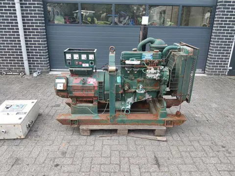 Ford 2712E Motor met Stamford Generator  40 Kva