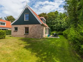 Vrijstaand vakantiehuis op bungalowpark aan de Waddenzee
