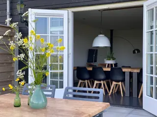 Onthaasten in een riant luxe vakantiehuis met veel privacy