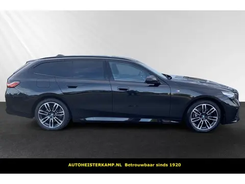 BMW 5 Serie Touring 540d xDrive 286 PK M-Sport ACC Head-Up Trekhaak Bowers Wilkins Stoelkoeling Stuu