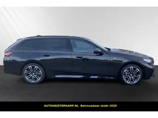 BMW 5 Serie Touring 540d xDrive 286 PK M-Sport ACC Head-Up Trekhaak Bowers Wilkins Stoelkoeling Stuu